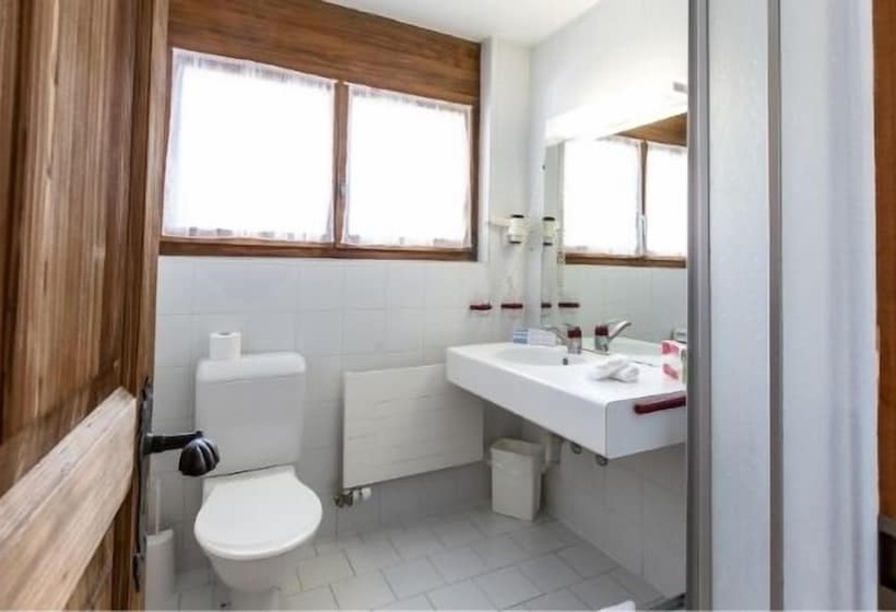 Семейный Номер, Hôtel Magrappé
