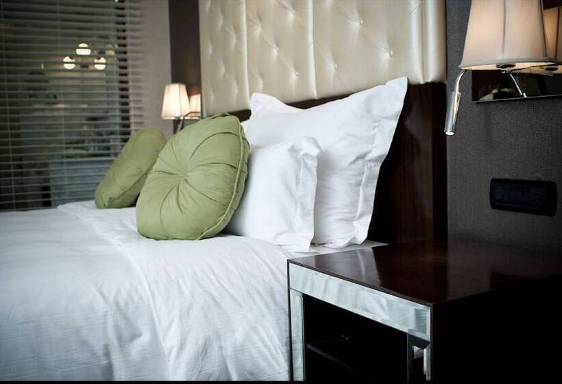 Номер Премиум, Mövenpick Hotel Hanoi Centre