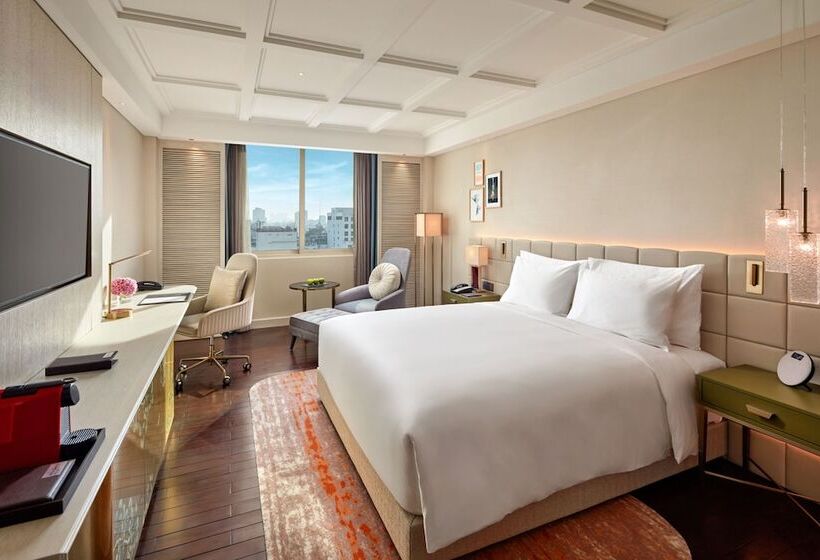 Номер Executive, Mövenpick Hotel Hanoi Centre