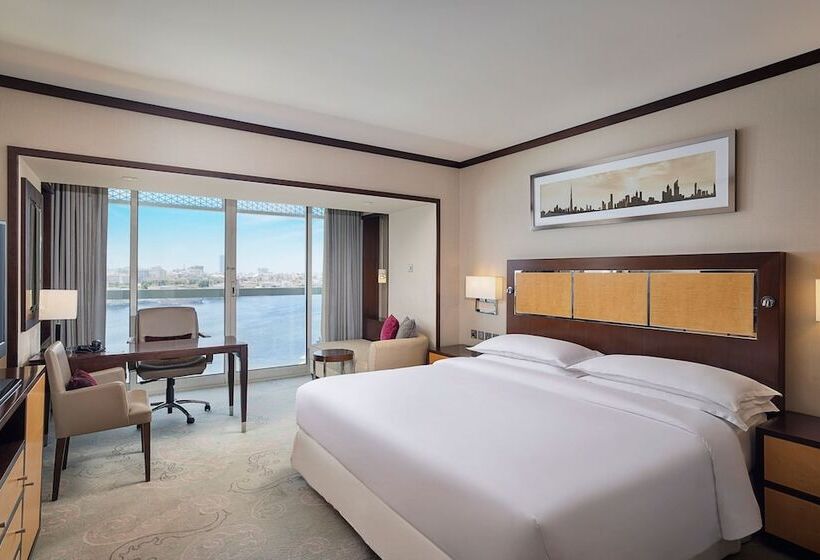 Номер Deluxe с Видом, Sheraton Dubai Creek Hotel & Towers