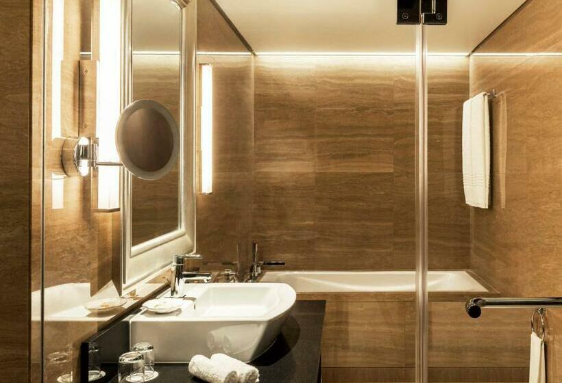 Номер Deluxe Вид на Город, Sheraton Dubai Creek Hotel & Towers