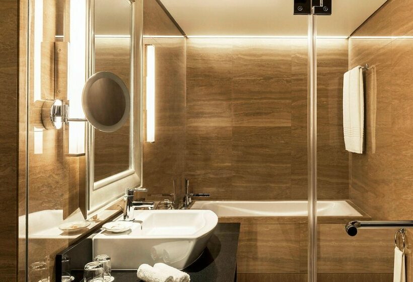 Номер Deluxe Вид на Город, Sheraton Dubai Creek Hotel & Towers