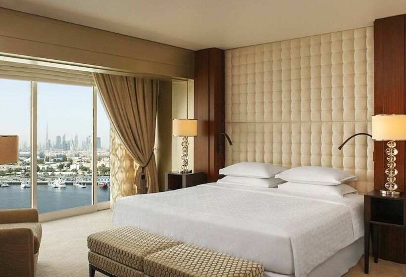 Номер Клуб, Sheraton Dubai Creek Hotel & Towers