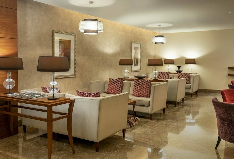 Номер Клуб, Sheraton Dubai Creek Hotel & Towers