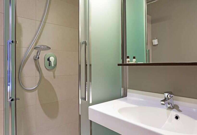 اتاق استاندارد, B&b Hotel Ferrara