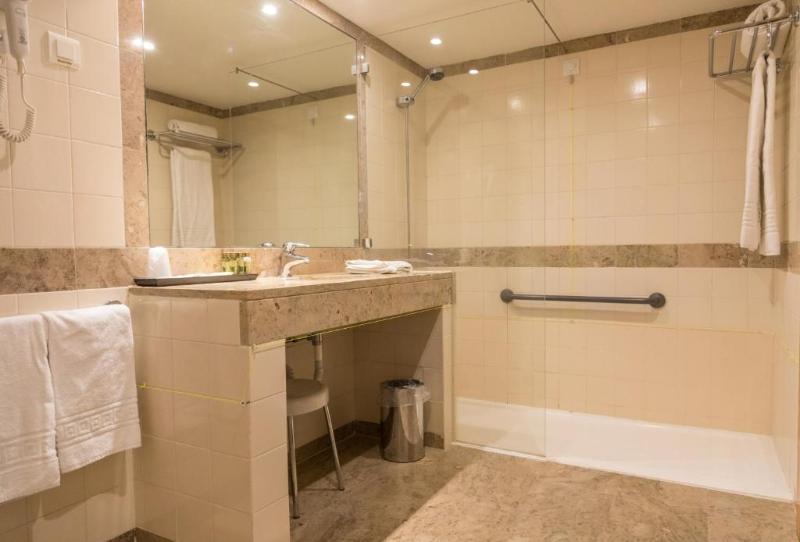 اتاق استاندارد یک نفره, B&b Hotel Ferrara