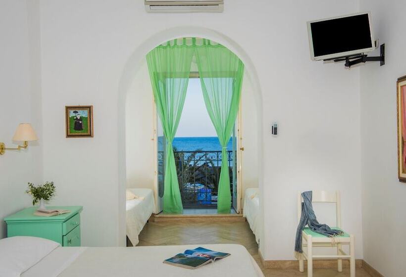 Четырехместный Номер Superior, Ossidiana Stromboli Center
