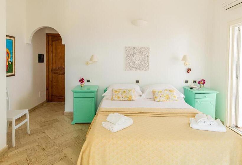 Номер Стандарт, Ossidiana Stromboli Center