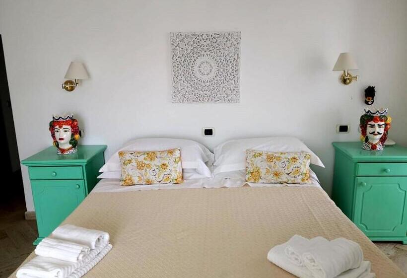 Номер Deluxe Вид на Море, Ossidiana Stromboli Center