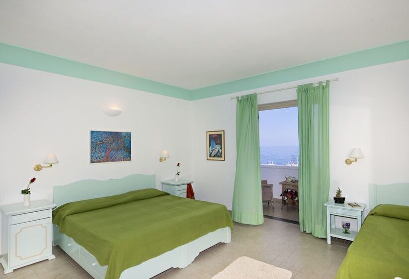 Трехместный Номер Deluxe Вид на Море, Ossidiana Stromboli Center