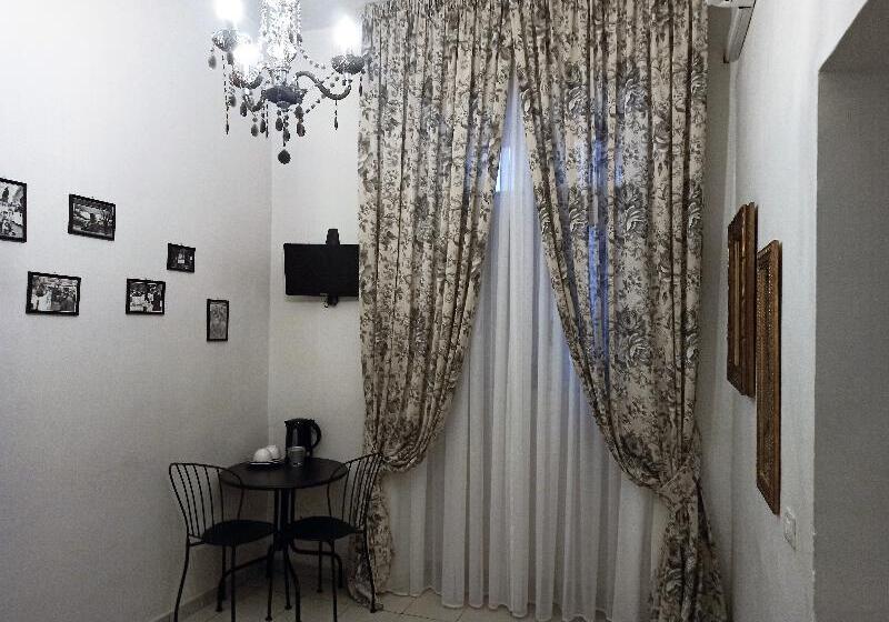 スタンダードルーム, B&b Dei Decumani