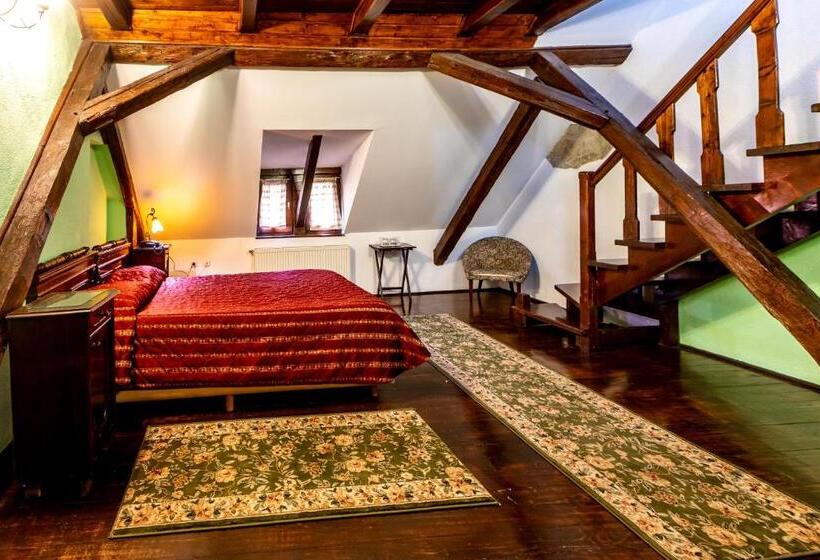 اتاق استاندارد سه نفره, Casa Wagner