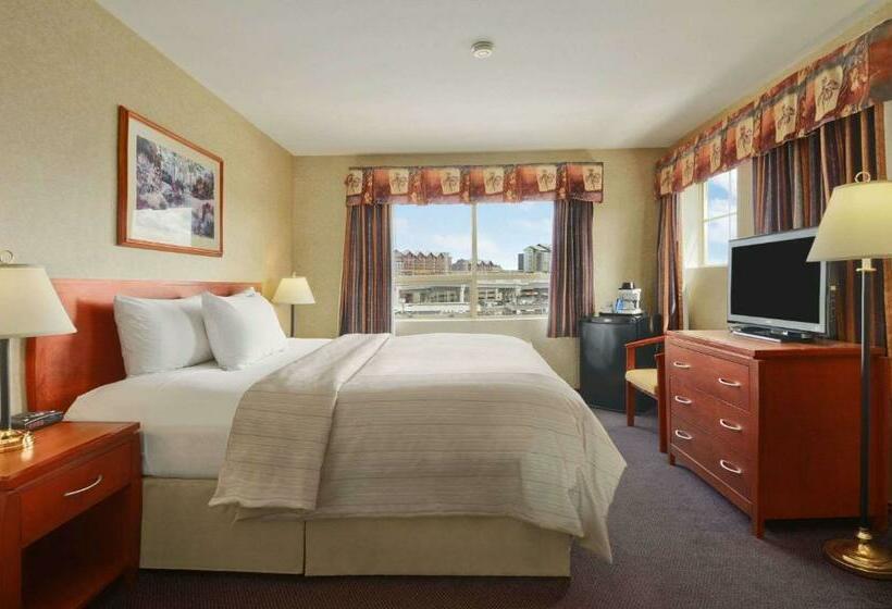 キングサイズベッドのスタンダードルーム, Days Inn By Wyndham Vancouver Airport