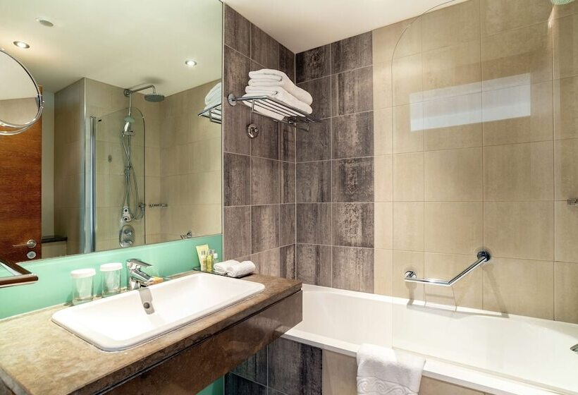Семейный Номер, Hilton London Canary Wharf