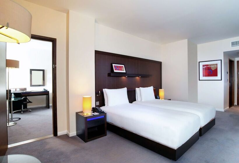 Family Connecting Room, Hilton London Canary Wharf