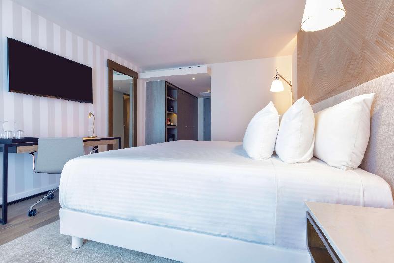 Номер Deluxe, Hilton London Canary Wharf