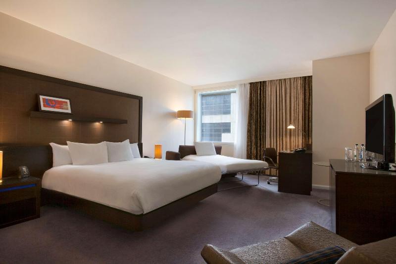 Семейный Номер, Hilton London Canary Wharf