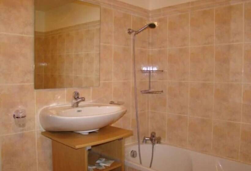اتاق استاندارد یک نفره, Hôtel Sampiero