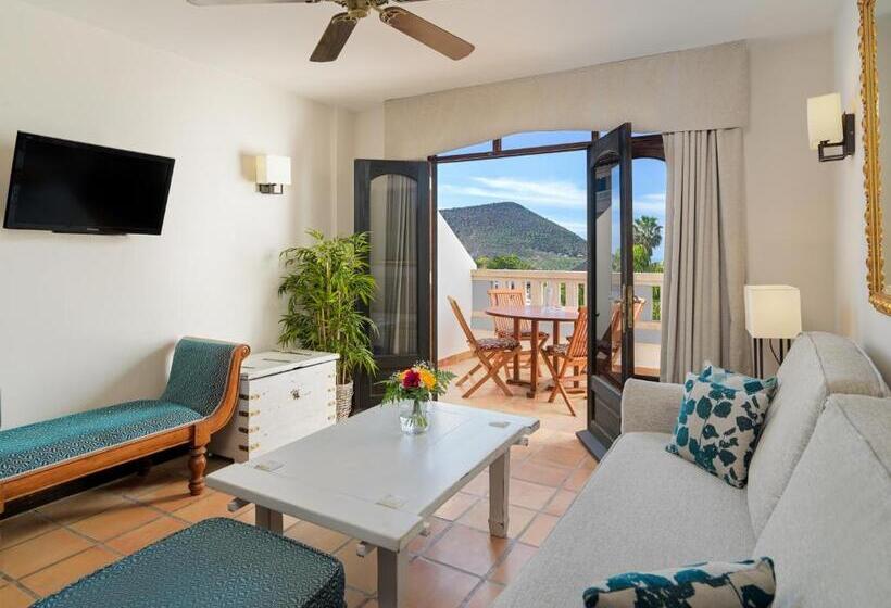 Апартаменты 3 Спальни, Regency Country Club, Apartments Suites
