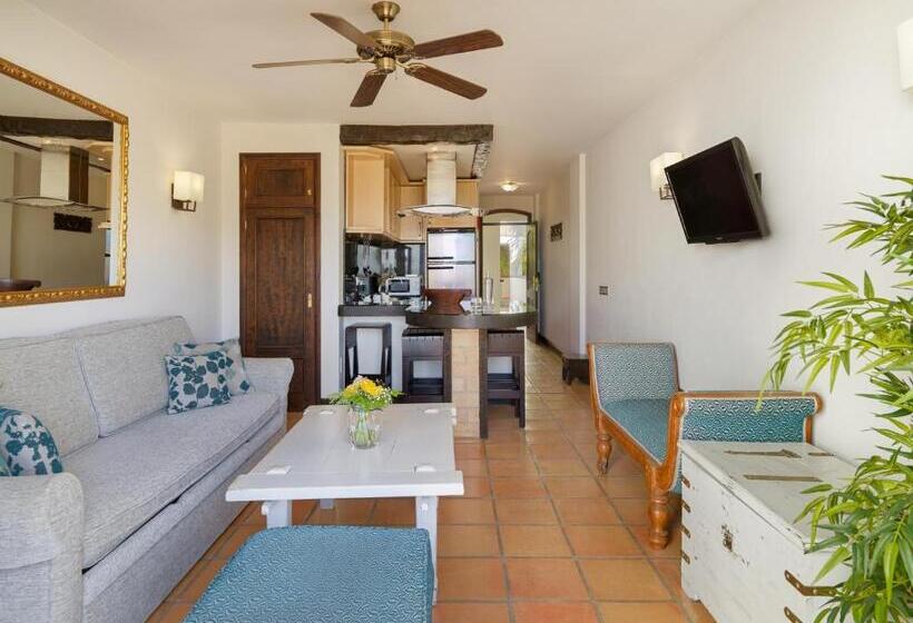 Люкс, Regency Country Club, Apartments Suites