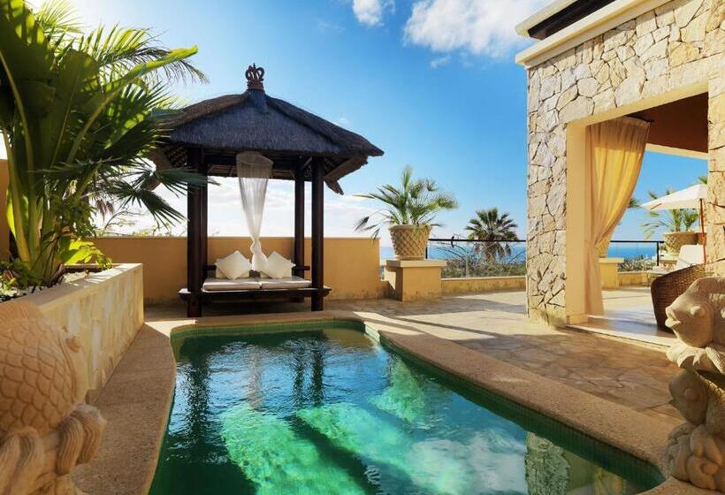 Вилла с 1 спальней и бассейном, Royal Garden Villas, Luxury