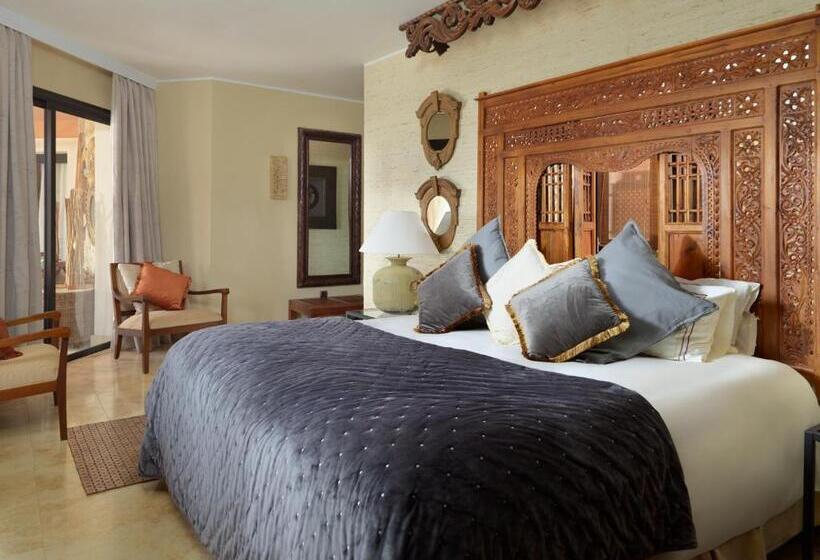 Вилла с 1 спальней и бассейном, Royal Garden Villas, Luxury