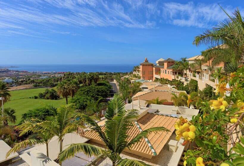 Вилла с 1 спальней и бассейном, Royal Garden Villas, Luxury