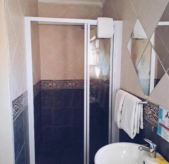 Quarto Deluxe, Ecotel Premier Lodge & Conference Centre