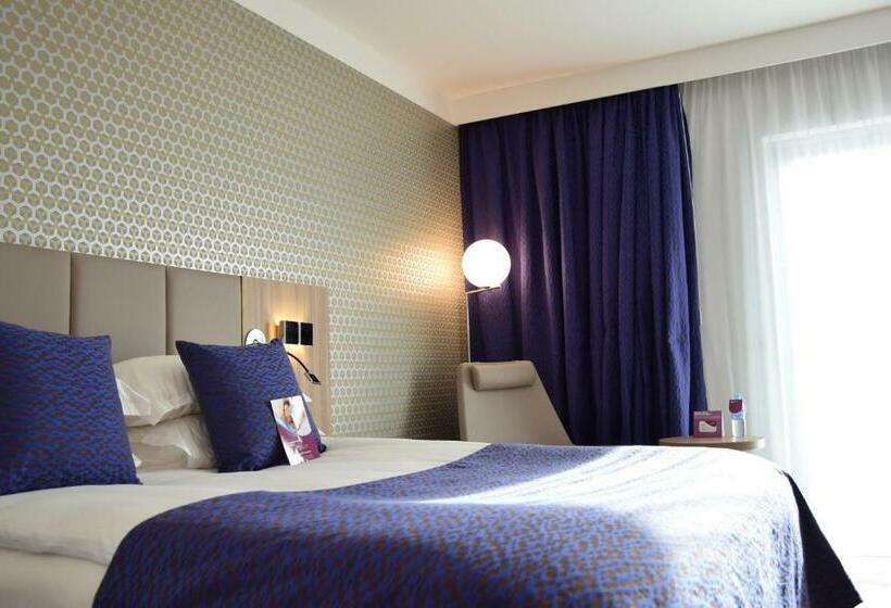 스탠다드 룸 강 전망, Crowne Plaza Lyon   Cité Internationale