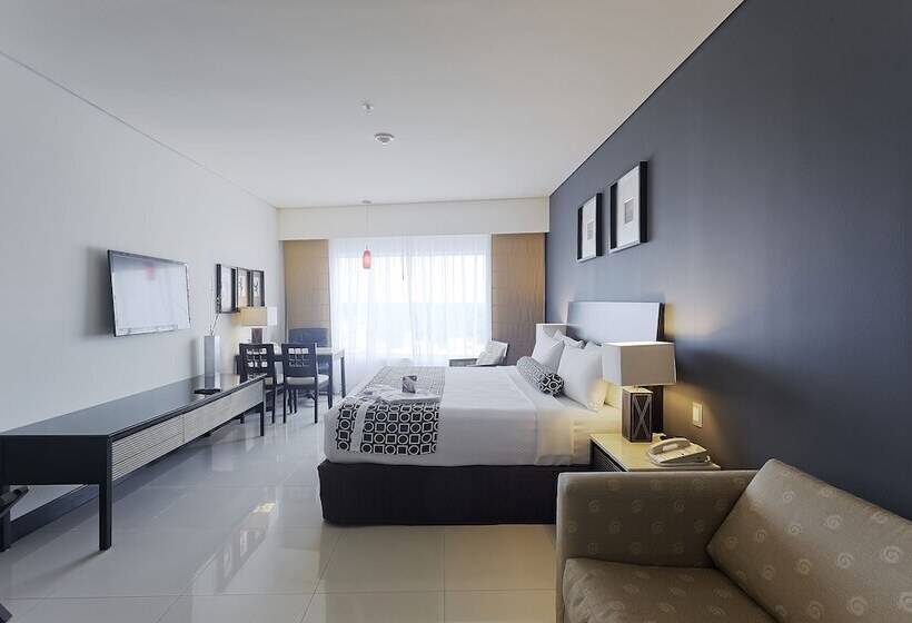 سوییت جونیور, Crowne Plaza Villahermosa, An Ihg