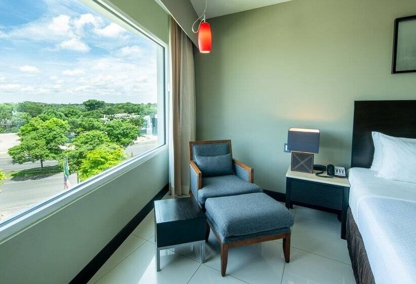 سوییت جونیور, Crowne Plaza Villahermosa, An Ihg