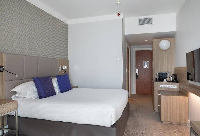 스탠다드 룸 더블 침대 공원 전망, Crowne Plaza Lyon   Cité Internationale