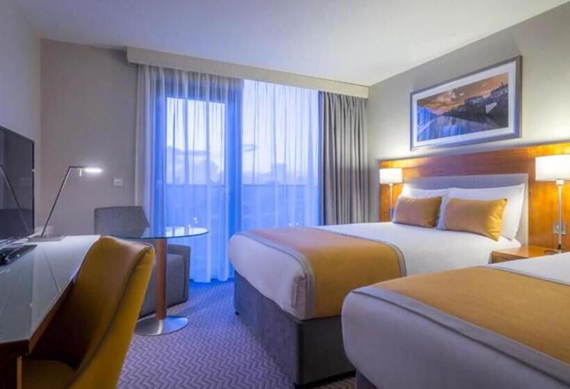 Номер Стандарт, Maldron Hotel Tallaght