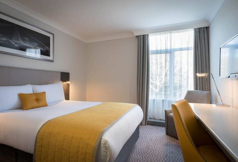 Номер Стандарт, Maldron Hotel Tallaght