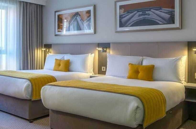 Семейный Номер Deluxe, Maldron Hotel Tallaght