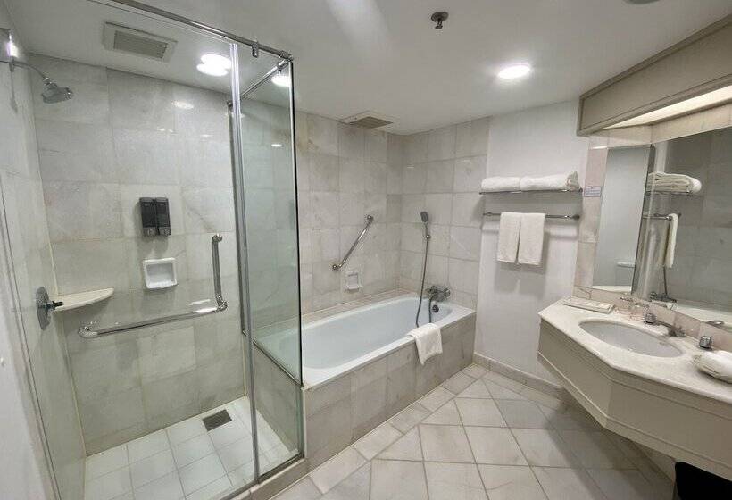 سوییت جونیور, Sabah Hotel Sandakan