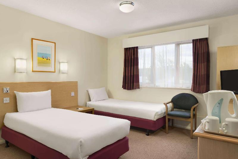 Номер Стандарт, Days Inn Hotel Warwick South   Southbound M40