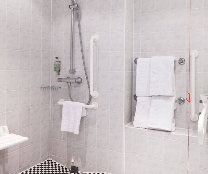 Quarto Estandar, Holiday Inn Express Liverpool Albert Dock, An Ihg
