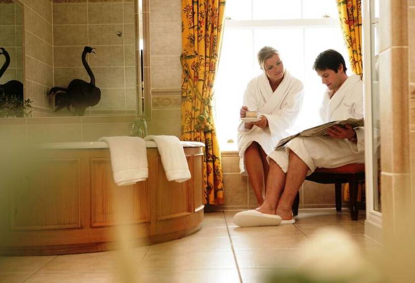 Номер Клуб, Whittlebury Hall And Spa
