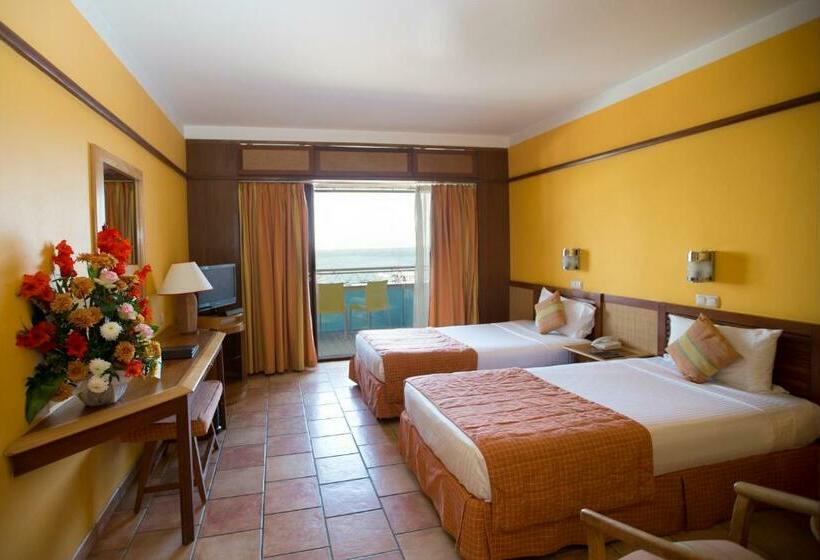 اتاق سه نفره سوپریور با چشم‌انداز دریا, Lido Sharm Hotel Naama Bay