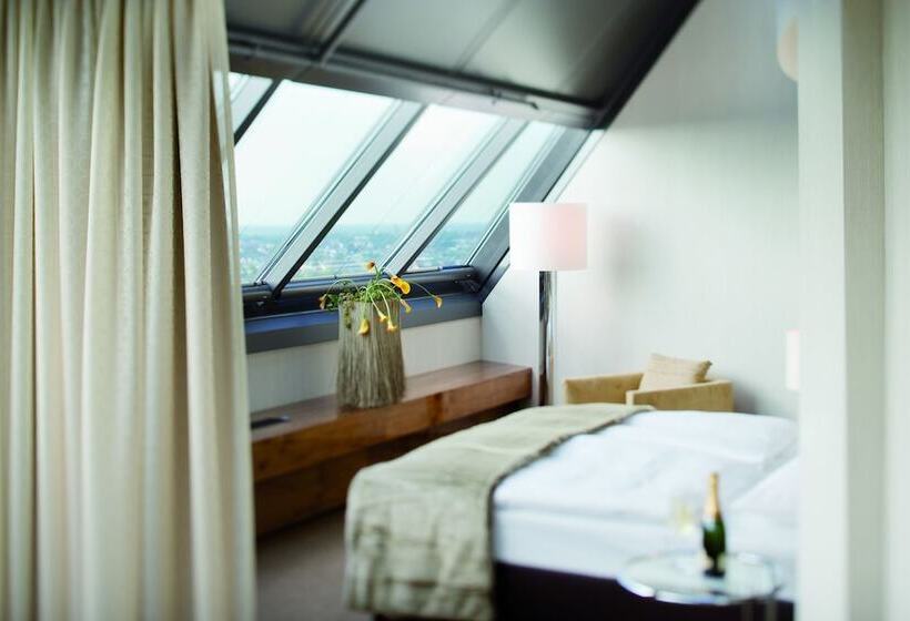 Habitación Superior, Mövenpick Hotel Hamburg
