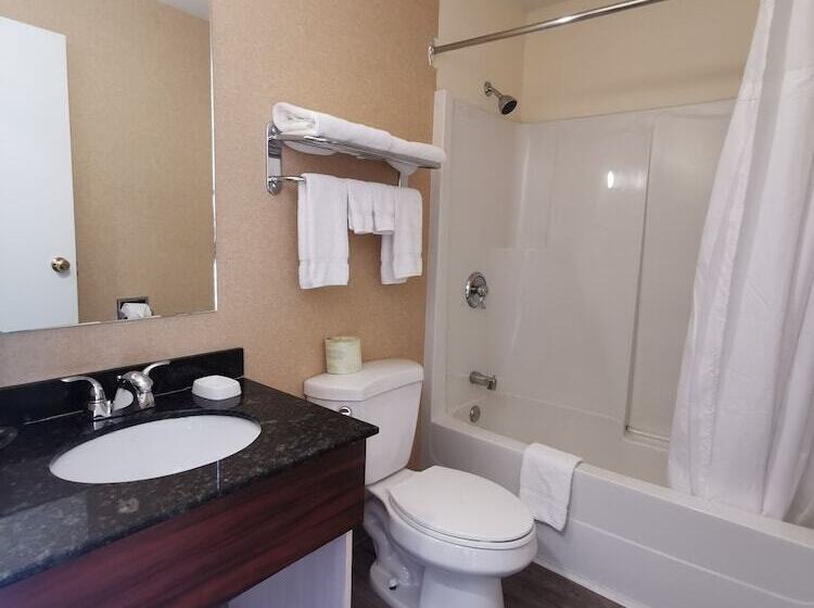 ２ダブルベッドのスタンダードルーム, Rodeway Inn & Suites