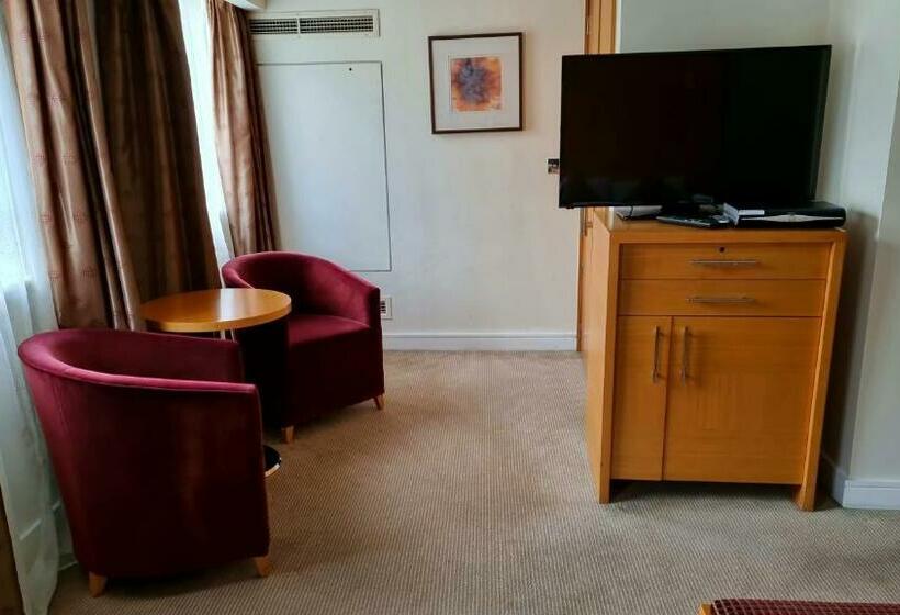 Camera Executive, The Park City Grand Plaza Kensington