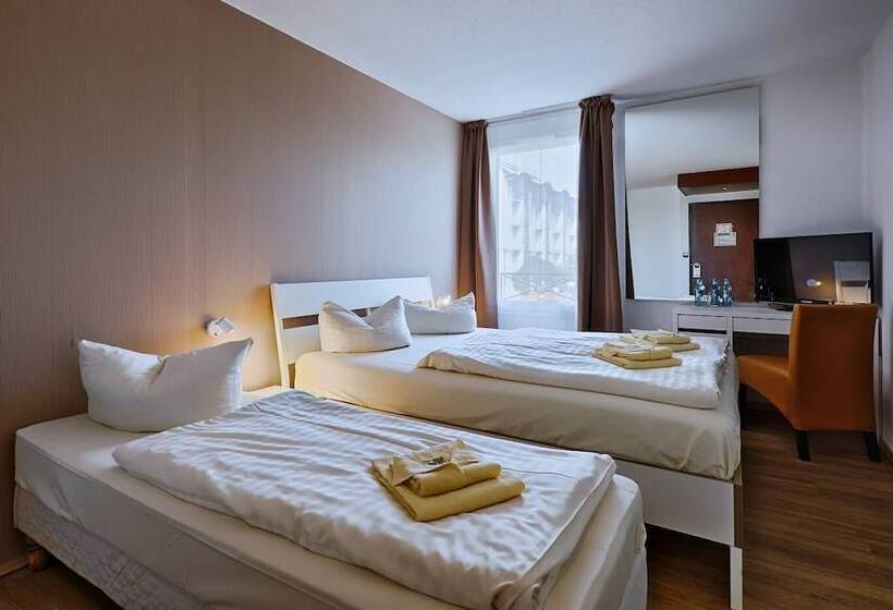 Номер Стандарт Трехместный, Regiohotel Leipzig West