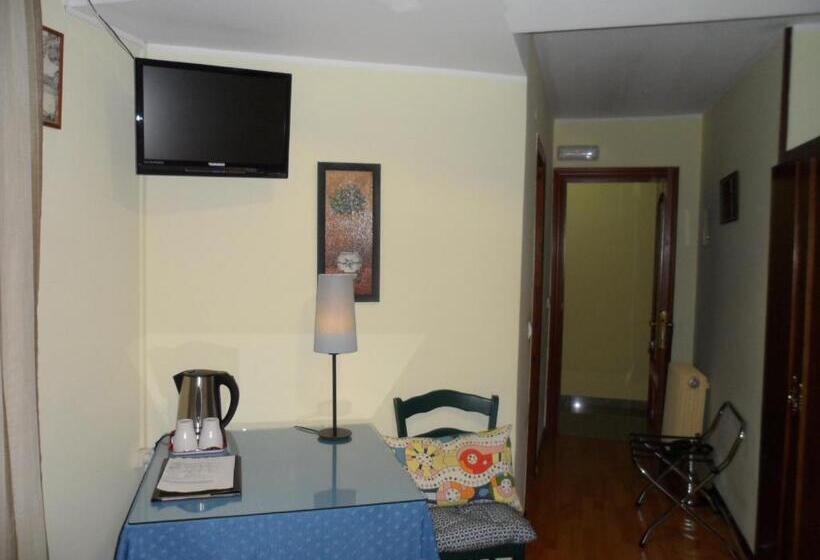 스탠다드 룸, Hostal Coruña