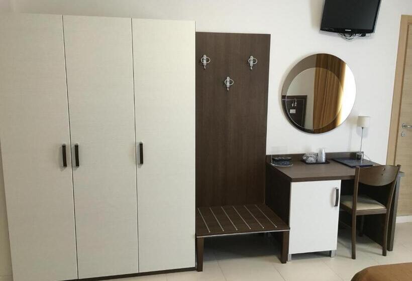 Четырехместный Номер Deluxe, Bellevue