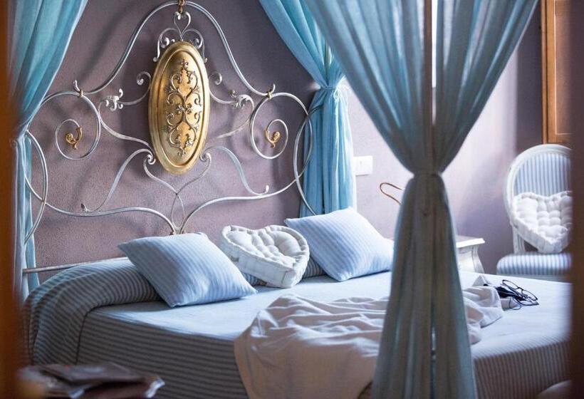 キングサイズベッドのスイートルーム, Palazzo Del Capitano Wellness & Relais   Luxury Borgo Capitano Collection