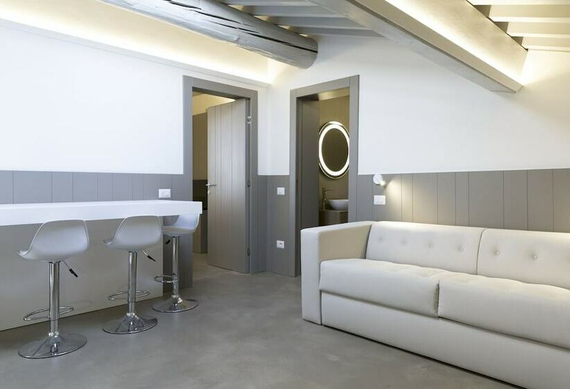 سوییت لوکس, Palazzo Dei Ciompi Suites