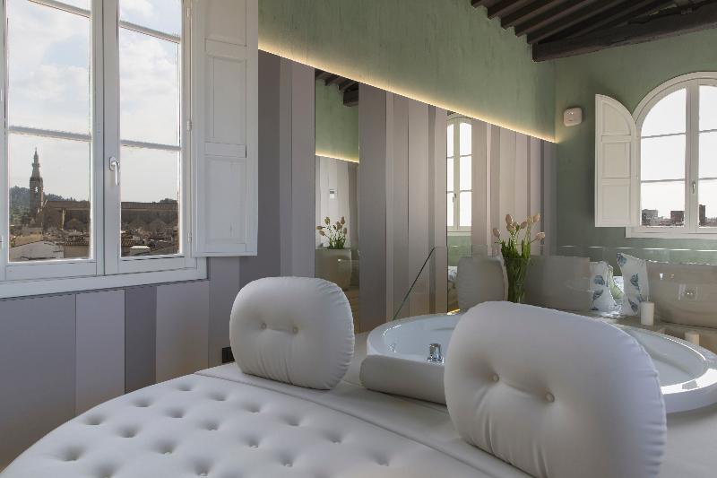 سوییت لوکس, Palazzo Dei Ciompi Suites