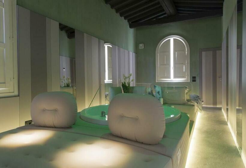 1 Bedroom Penthouse Apartment, Palazzo Dei Ciompi Suites